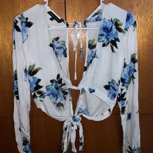 Floral long sleeve crop top. Size M. Lightly worn